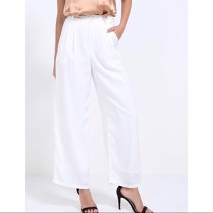 5/$30 🆕 white wide leg trousers